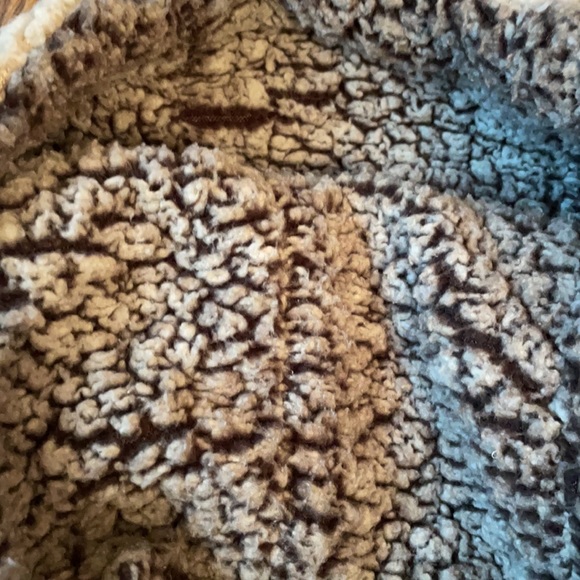 Altar’d state fuzzy jacket - Picture 3 of 3